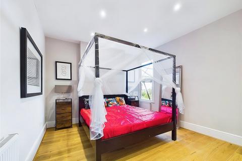 3 bedroom apartment for sale, Brockley View, London