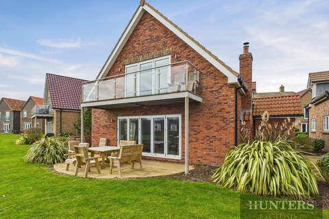 4 bedroom detached house for sale, Britannia Drive, Filey