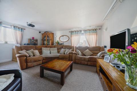 5 bedroom detached house for sale, Lennox Close, Calcot, Reading