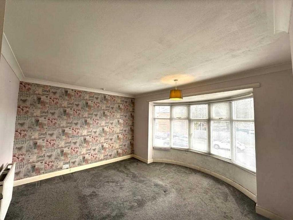 Bedroom 1: