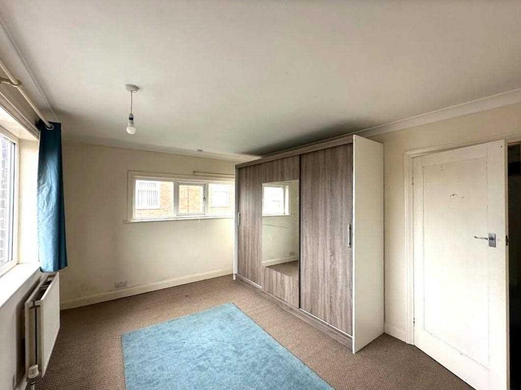 Bedroom 2: