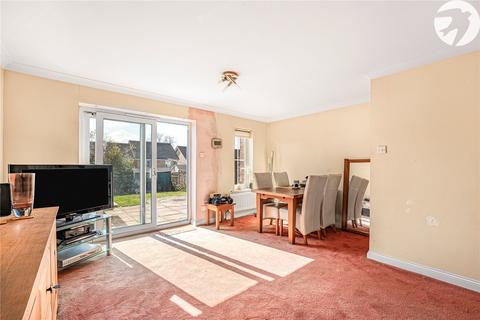 10 Moore Close, Dartford, DA2 6NN