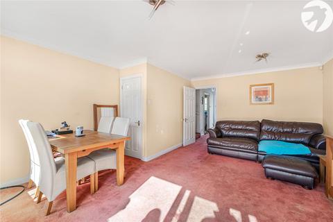 10 Moore Close, Dartford, DA2 6NN