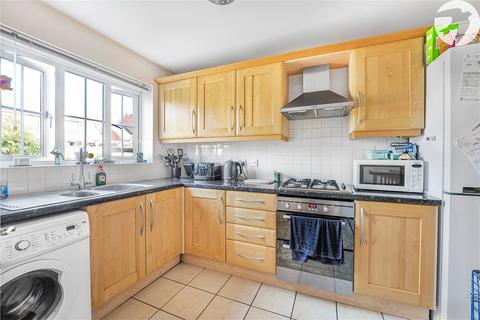 10 Moore Close, Dartford, DA2 6NN