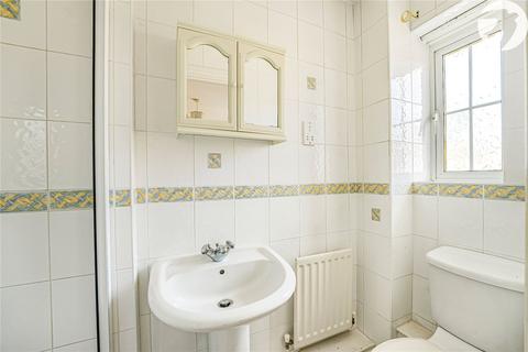 10 Moore Close, Dartford, DA2 6NN