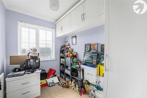 10 Moore Close, Dartford, DA2 6NN