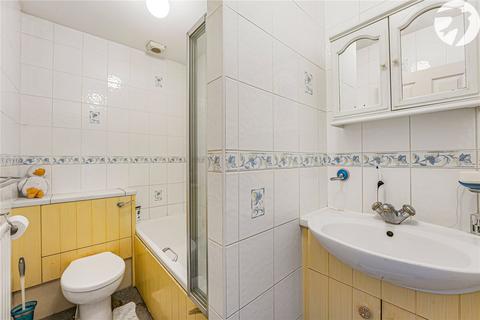 10 Moore Close, Dartford, DA2 6NN
