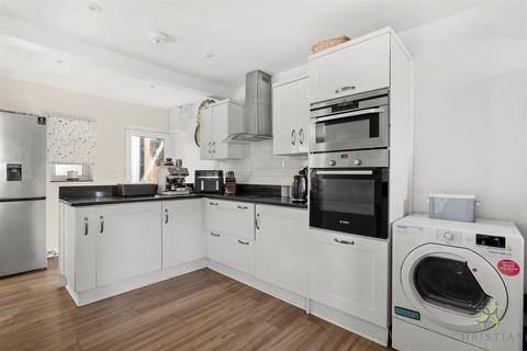 50 Sandscroft Avenue, Broadway, WR12 7EL