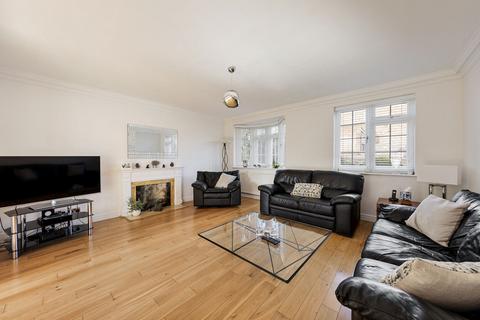 6 Grasmere Close, Loughton, IG10 1SL