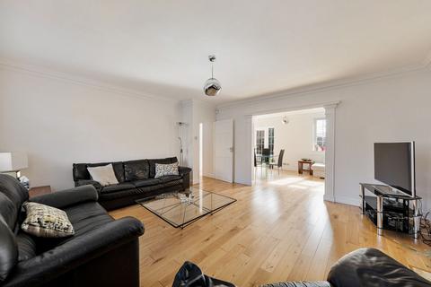 6 Grasmere Close, Loughton, IG10 1SL