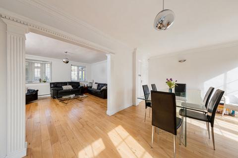 6 Grasmere Close, Loughton, IG10 1SL
