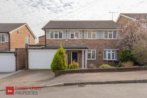 6 Grasmere Close, Loughton, IG10 1SL
