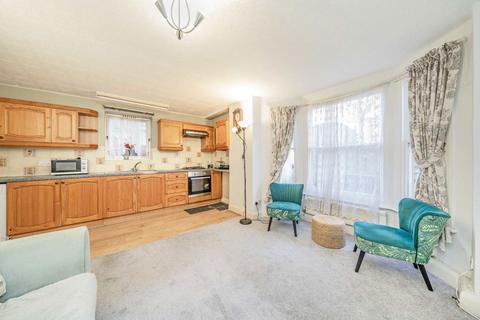 2 bedroom flat for sale, Oxford Road, London W5