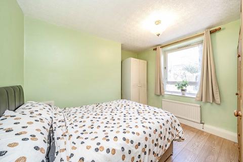 2 bedroom flat for sale, Oxford Road, London W5
