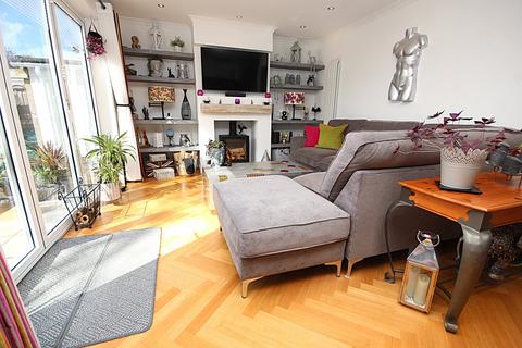 6 Beech Close, Broadstone, BH18 9NJ