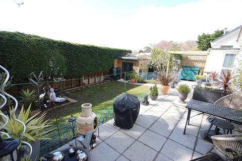 6 Beech Close, Broadstone, BH18 9NJ