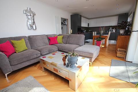 6 Beech Close, Broadstone, BH18 9NJ