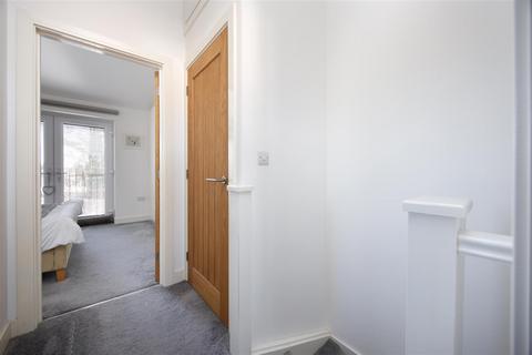 3 Ayrton Close, Trowbridge, BA14 0FX