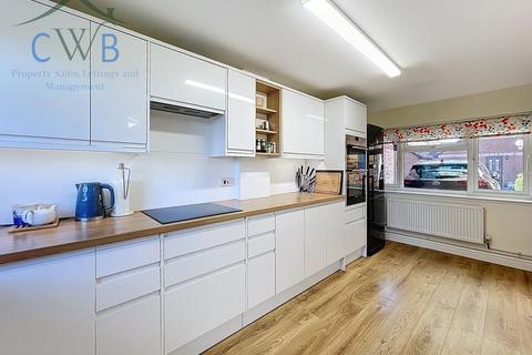 2 bedroom detached bungalow for sale, Willowside, Snodland, ME6
