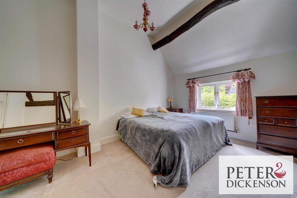 1 Owlets End master bedroom.jpg