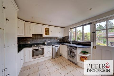 1 Owlets End, Barton, Alcester, B50 4ND