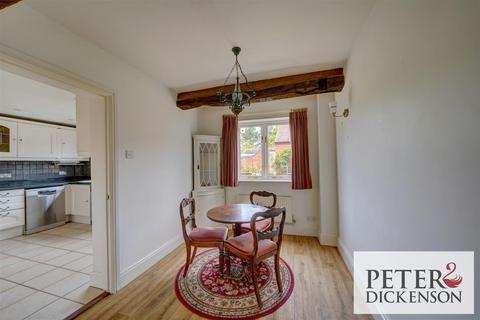 1 Owlets End, Barton, Alcester, B50 4ND