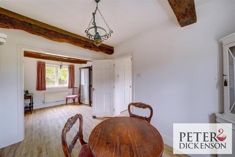 1 Owlets End, Barton, Alcester, B50 4ND
