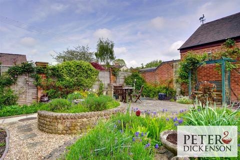 1 Owlets End, Barton, Alcester, B50 4ND