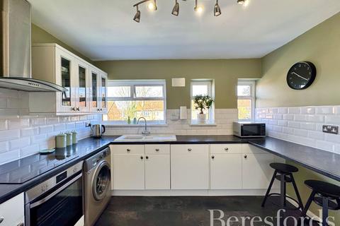 53 Claremont Road, Hornchurch, RM11 1BY