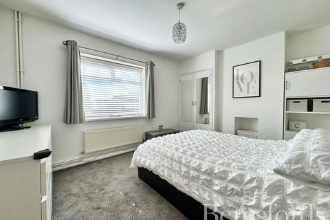 53 Claremont Road, Hornchurch, RM11 1BY