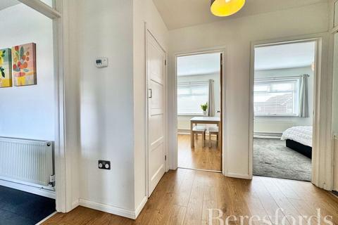 53 Claremont Road, Hornchurch, RM11 1BY