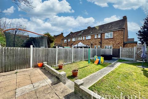 53 Claremont Road, Hornchurch, RM11 1BY