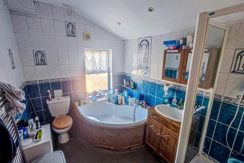 2 bedroom terraced house for sale, Melling Street, Plumstead Common, SE18