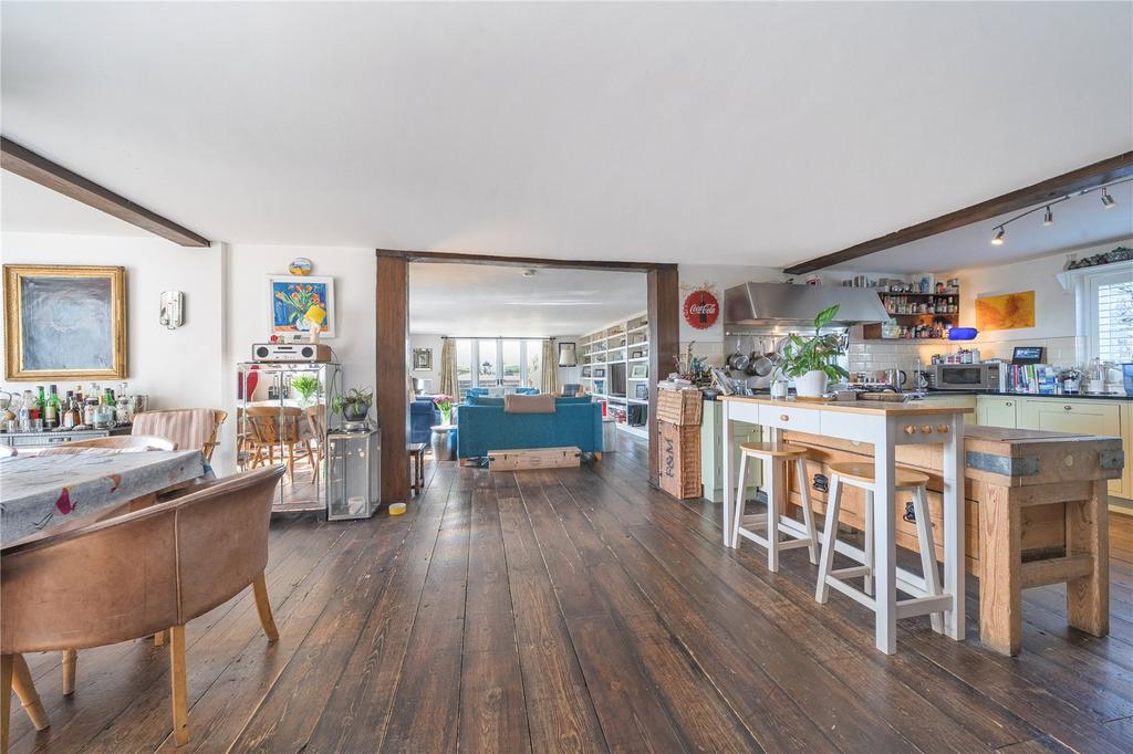Kitchen/Breakfast Rm