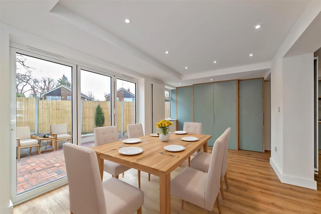 4 Hornbeams-23 - Dining Room - Standard - 9.jpg