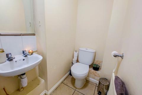 25 Hill View Drive, London, SE28 0LJ