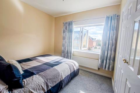 25 Hill View Drive, London, SE28 0LJ