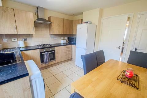 25 Hill View Drive, London, SE28 0LJ