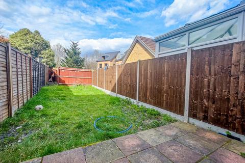 25 Hill View Drive, London, SE28 0LJ