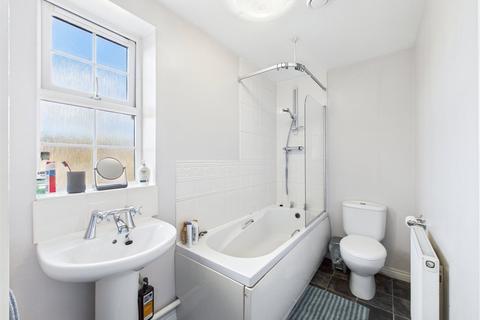 11 Woodvale Kingsway, Quedgeley, Gloucester, GL2 2AU
