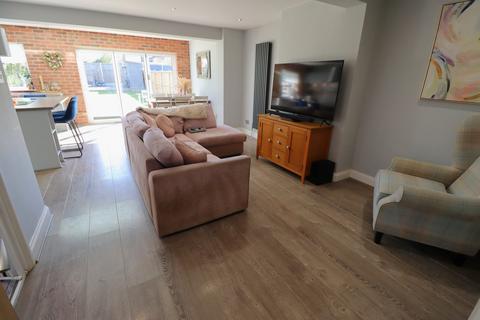 13a Nelson Road, Rayleigh, SS6 8HB