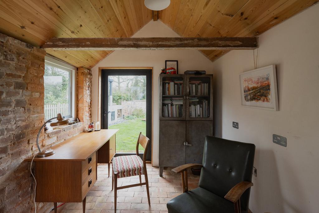 271748 - 1-2 Church Terrace, Halesworth-55.jpg