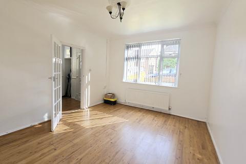 3 bedroom semi-detached house to rent, Ivy House Road, Oldbury, West Midlands, B69