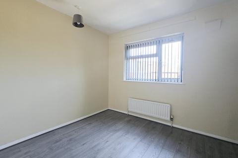 3 bedroom semi-detached house to rent, Ivy House Road, Oldbury, West Midlands, B69