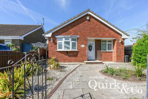 15 Warwick Close, Canvey Island, SS8 9YB