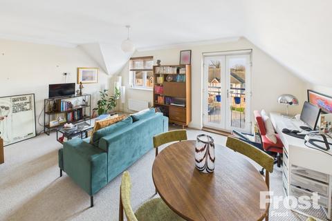 12 Aldenham Close, Slough, SL3 7FN