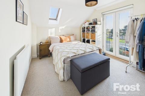 12 Aldenham Close, Slough, SL3 7FN