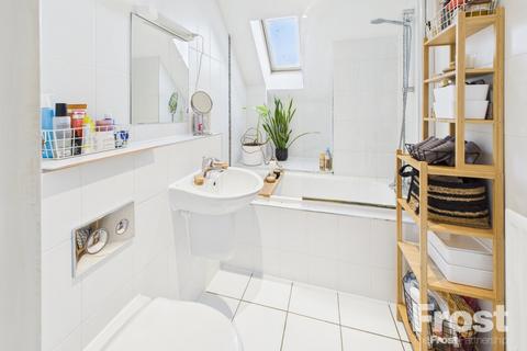 12 Aldenham Close, Slough, SL3 7FN