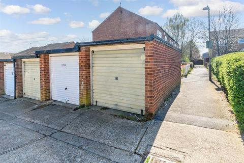 49 Thistledown, Gravesend, DA12 5EU