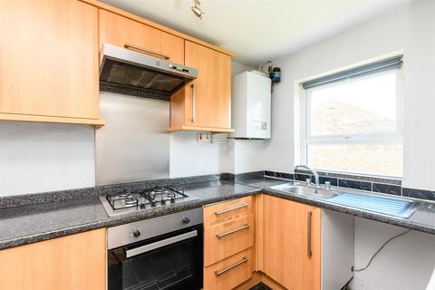 49 Thistledown, Gravesend, DA12 5EU